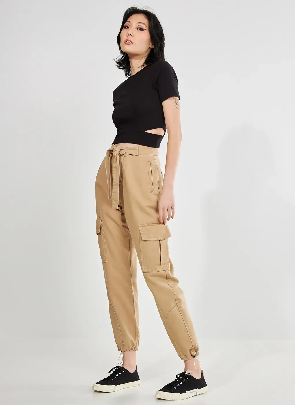 Blusa Cropped Com Aberturas