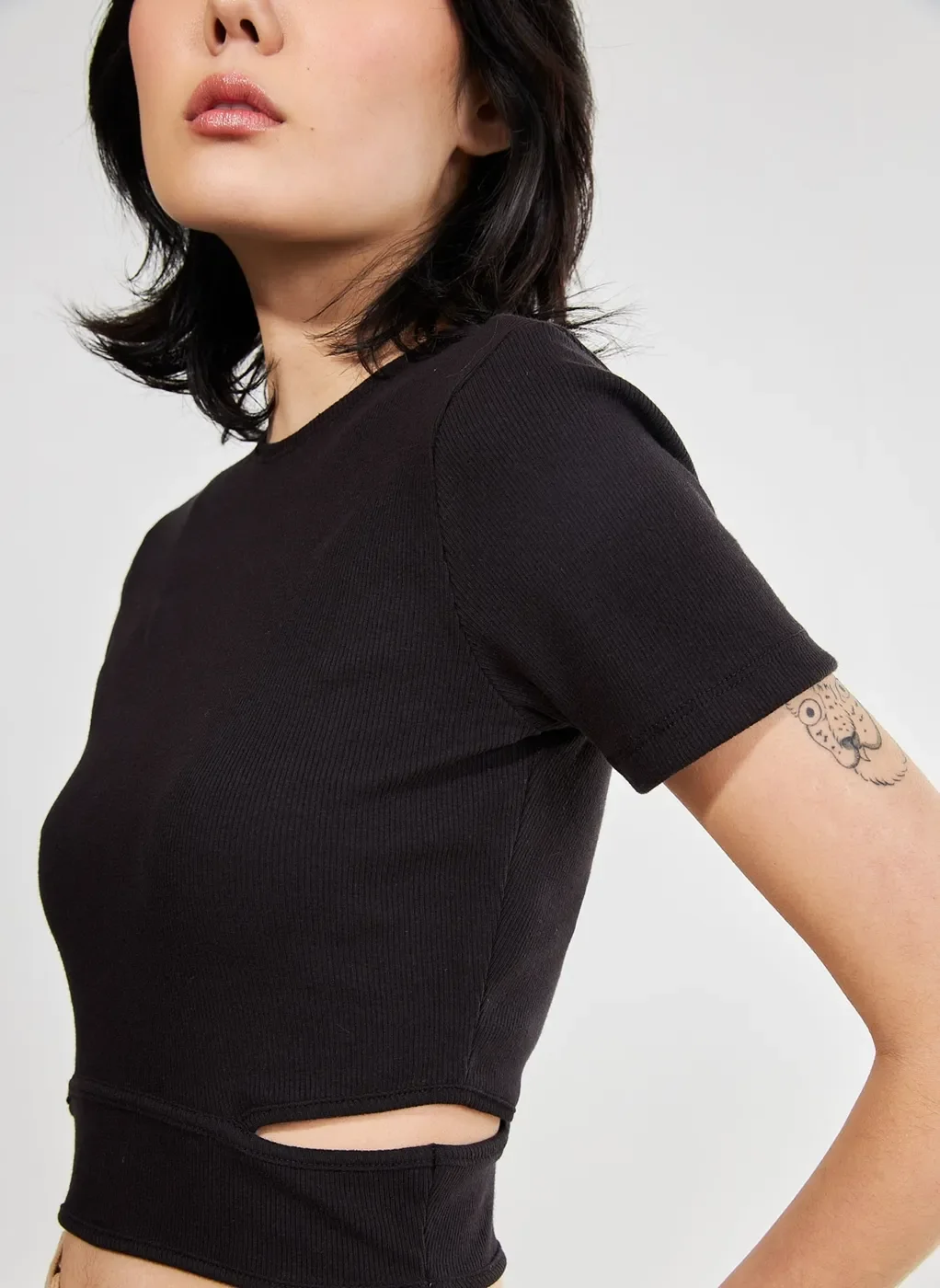 Blusa Cropped Com Aberturas