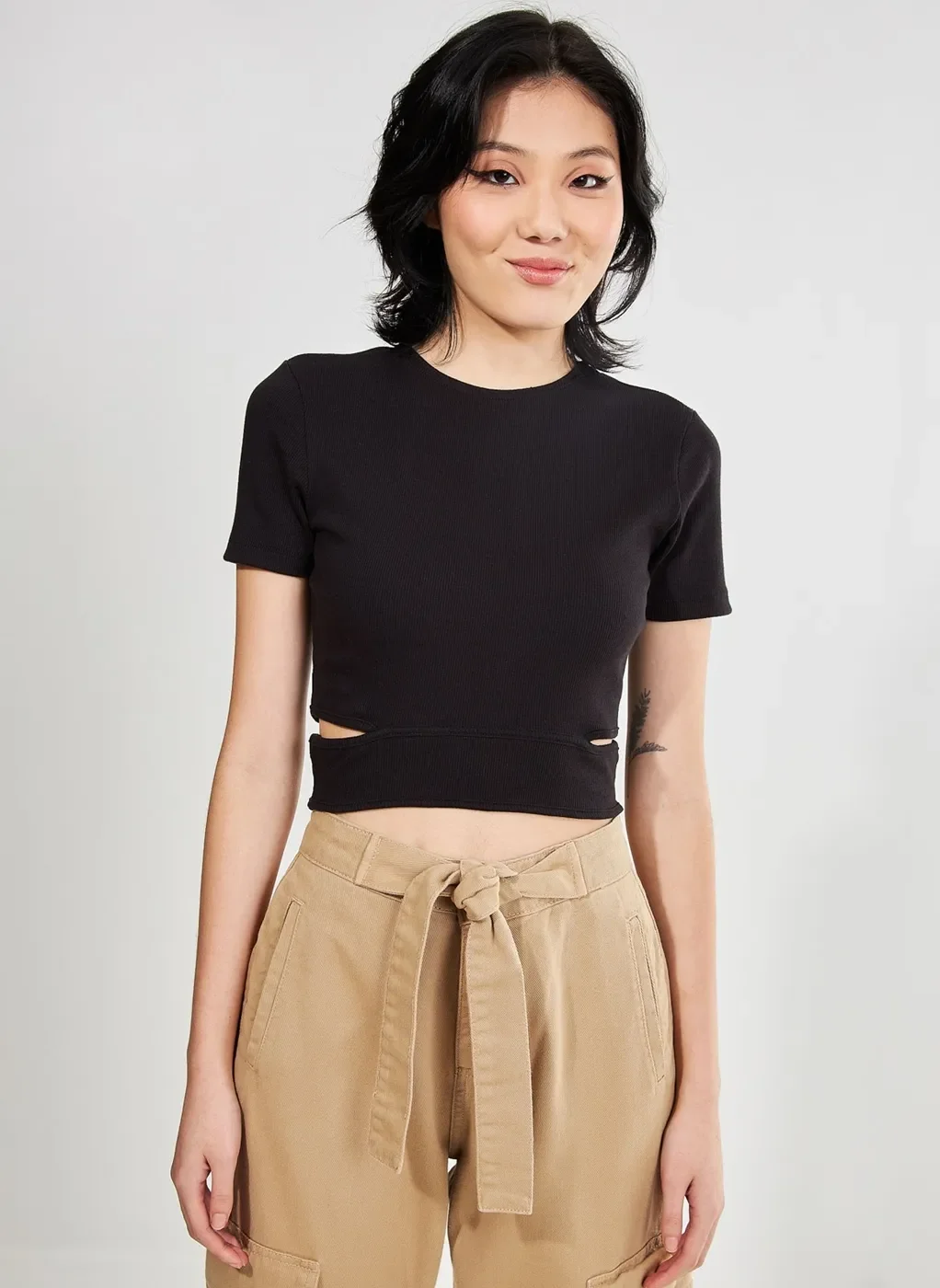 Blusa Cropped Com Aberturas