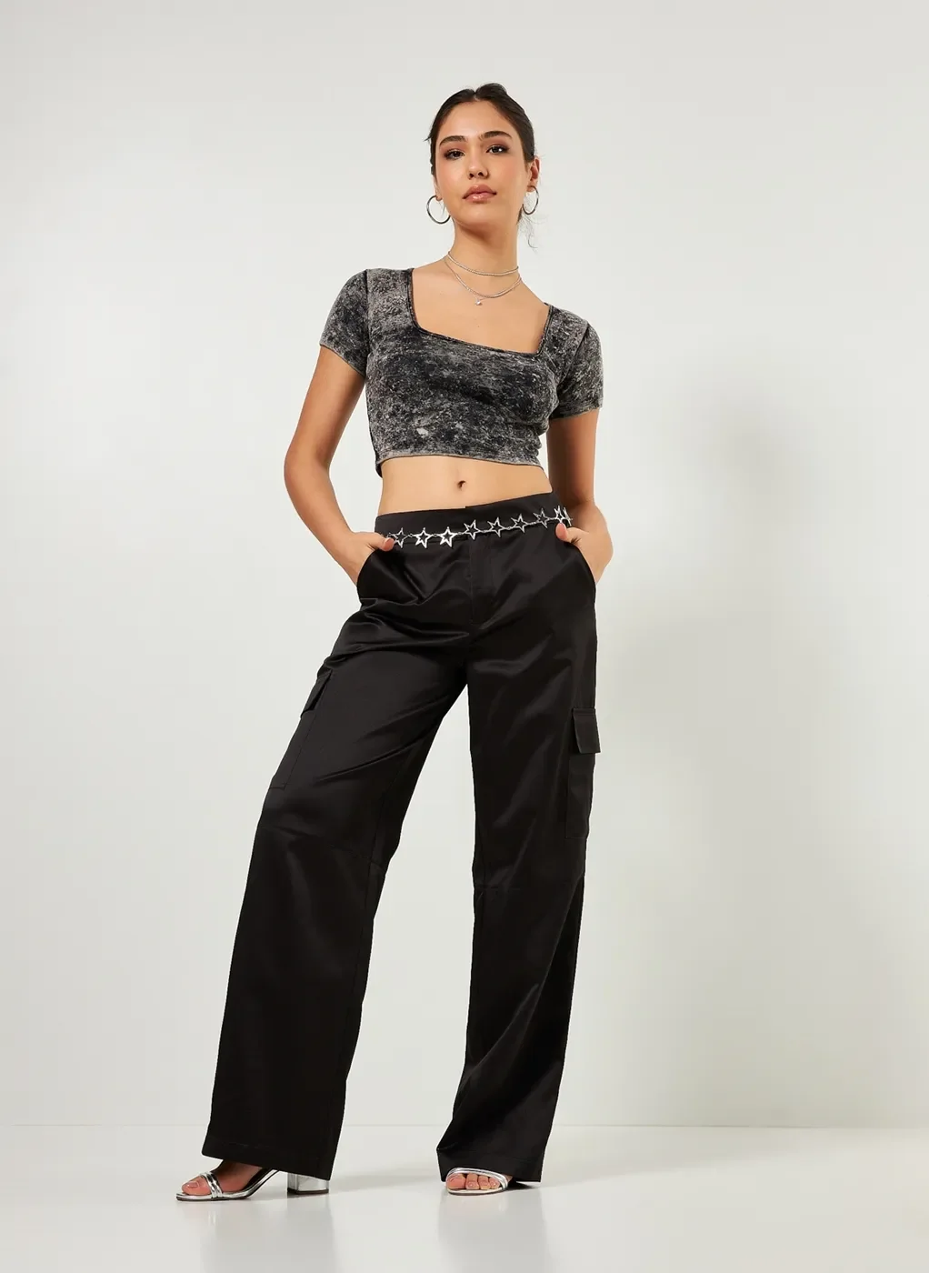 Calça Cargo Em Cetim Preto