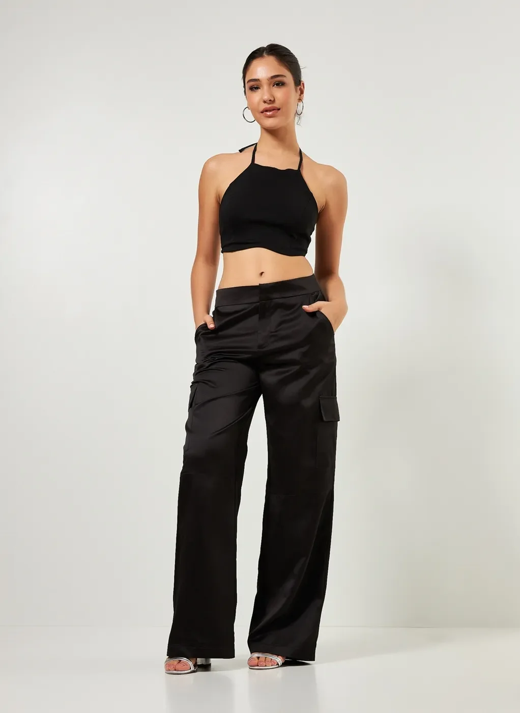 Calça Cargo Em Cetim Preto