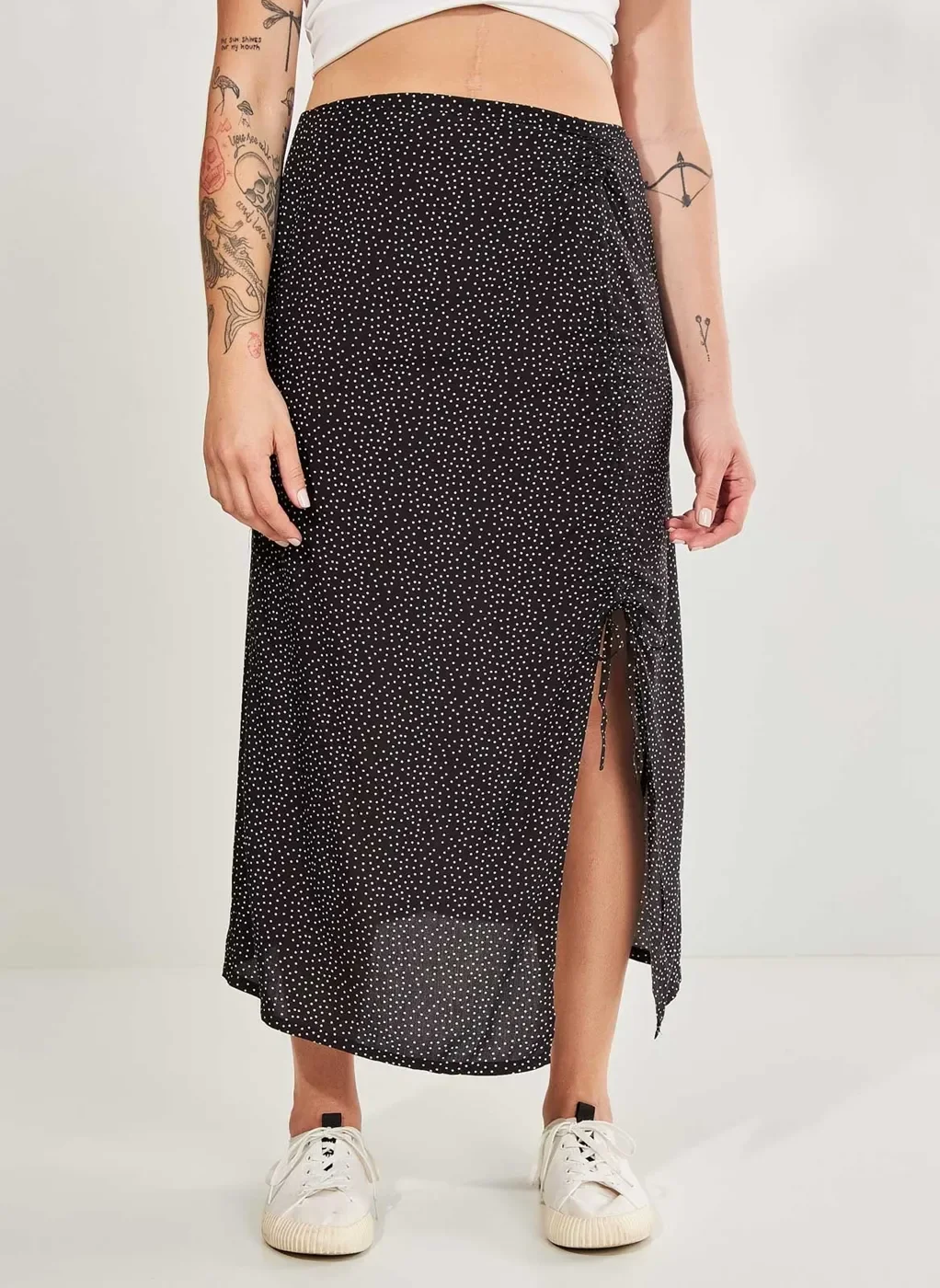 Saia Midi Com Amarração Preta Poá