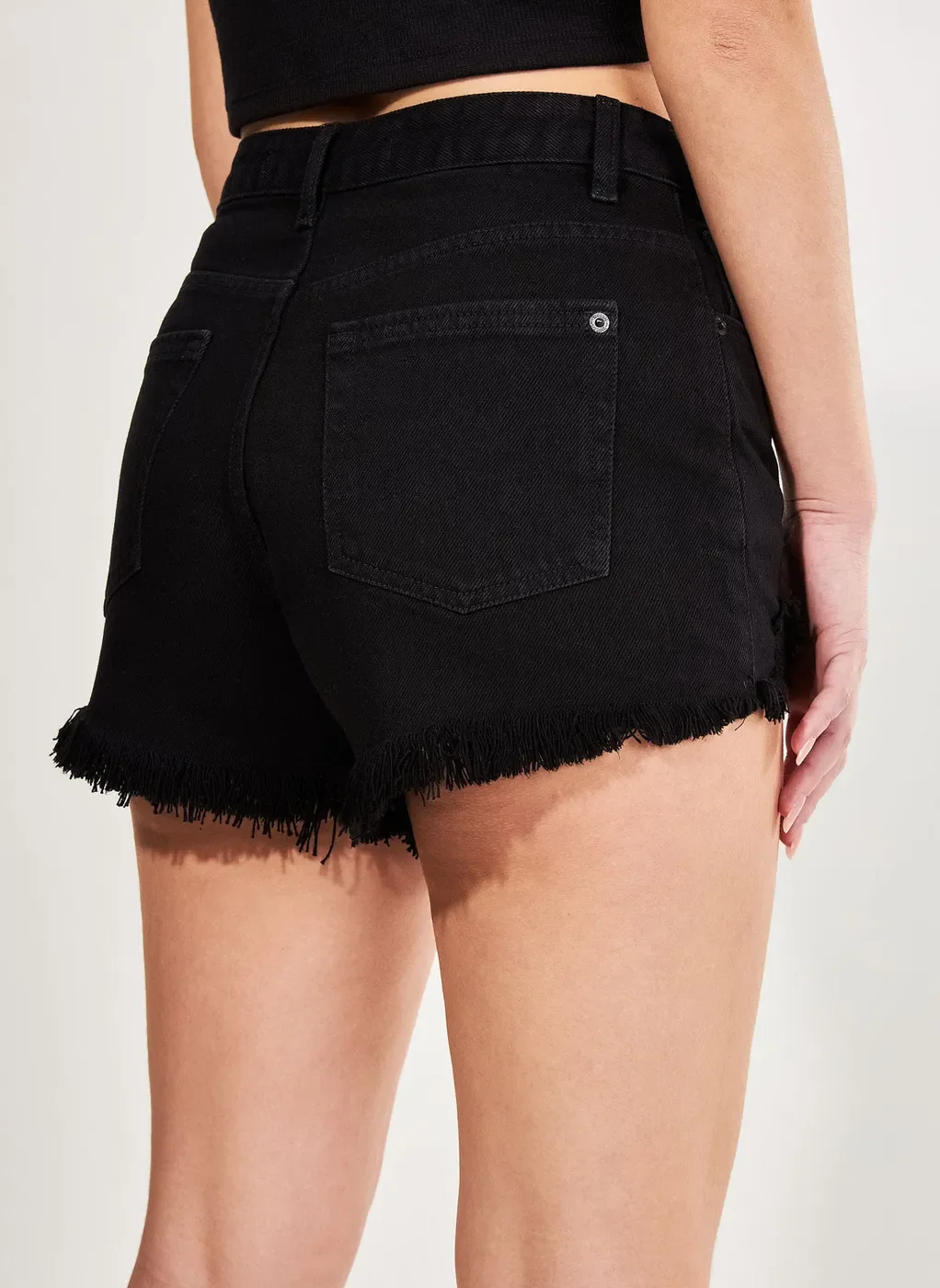 Short De Sarja Preto Desfiado