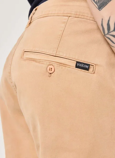 Calça Chino Slim Em Sarja Caqui