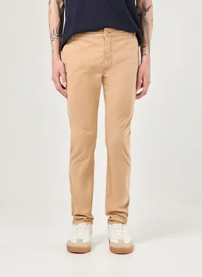 Calça Chino Slim Em Sarja Caqui