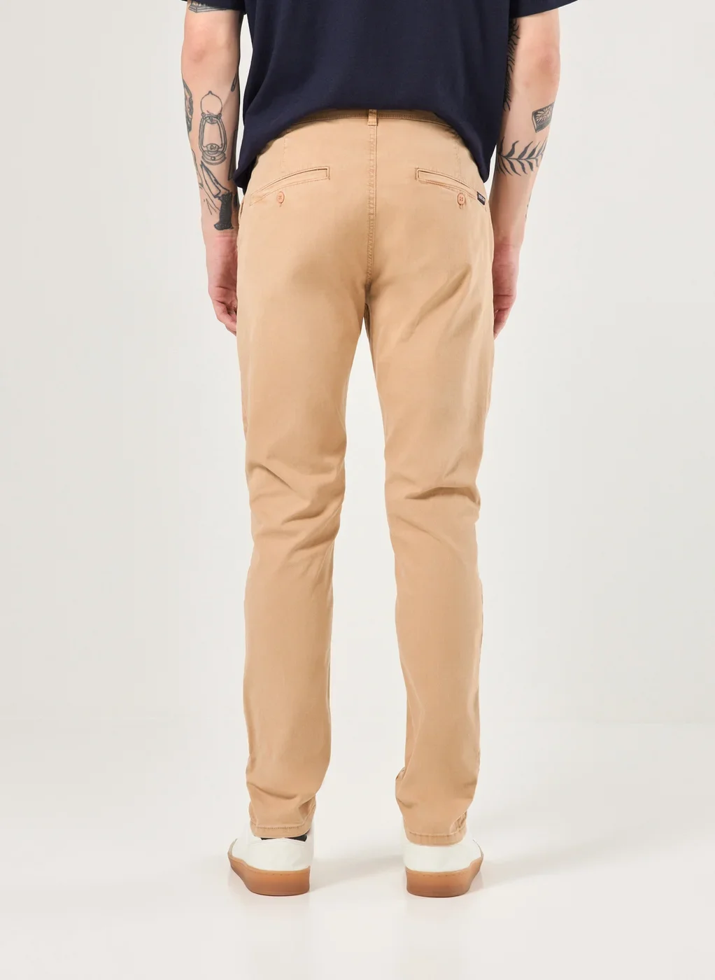 Calça Chino Slim Em Sarja Caqui