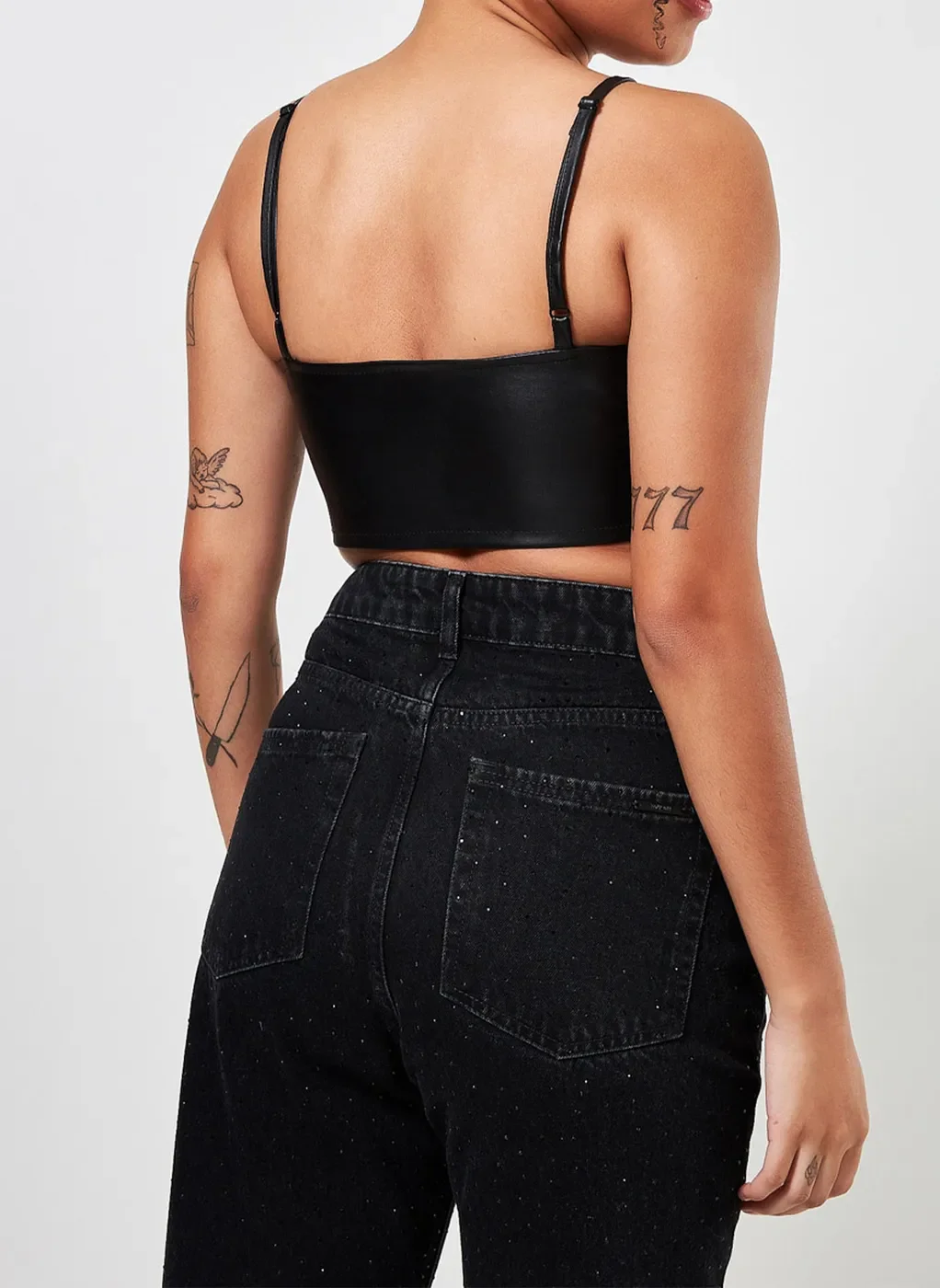Top Cropped Em Poliuretano Preto