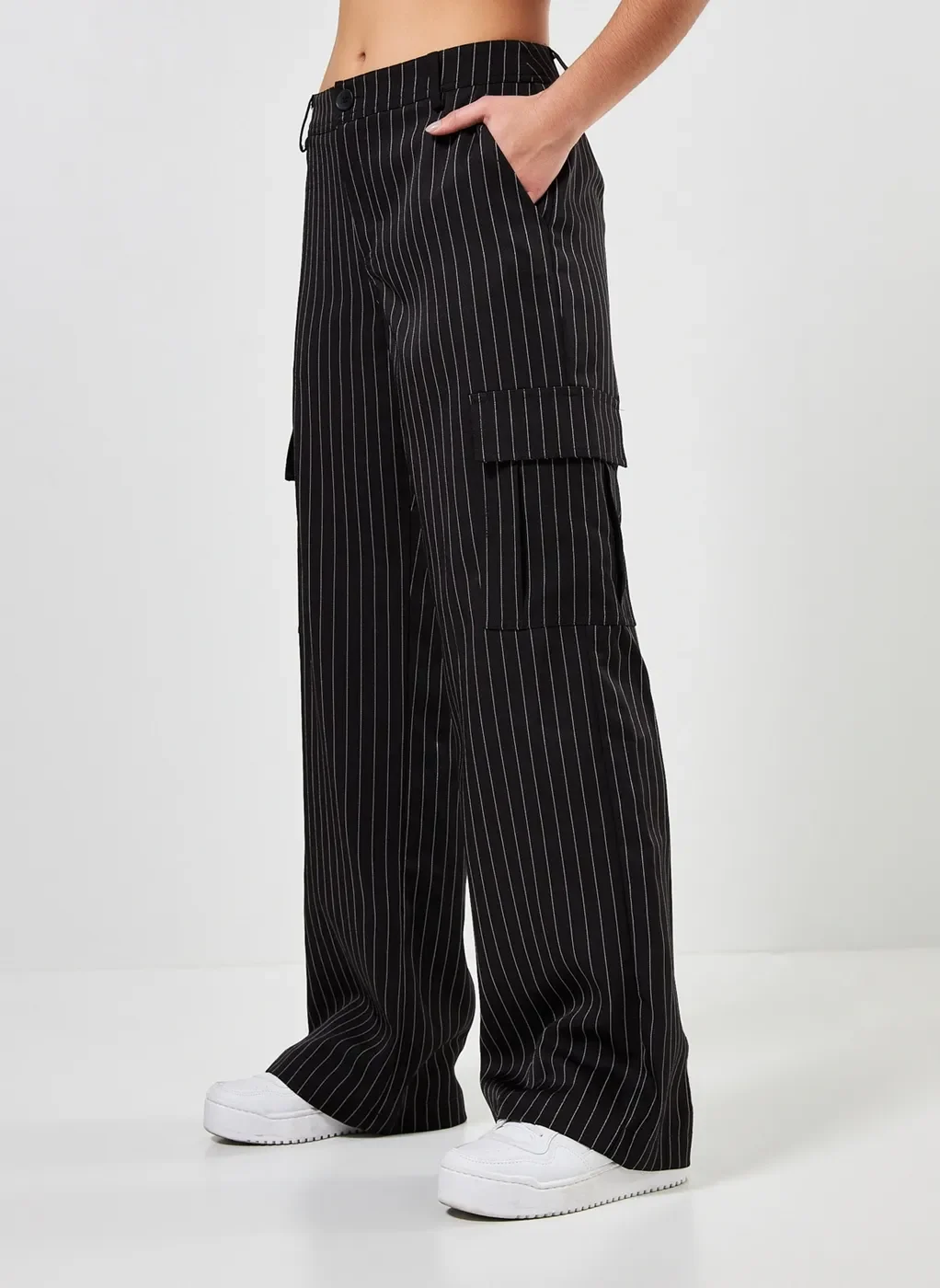 Calça De Alfaiataria Listrada Cargo