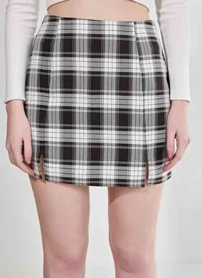 Saia Curta Xadrez Preto E Branco