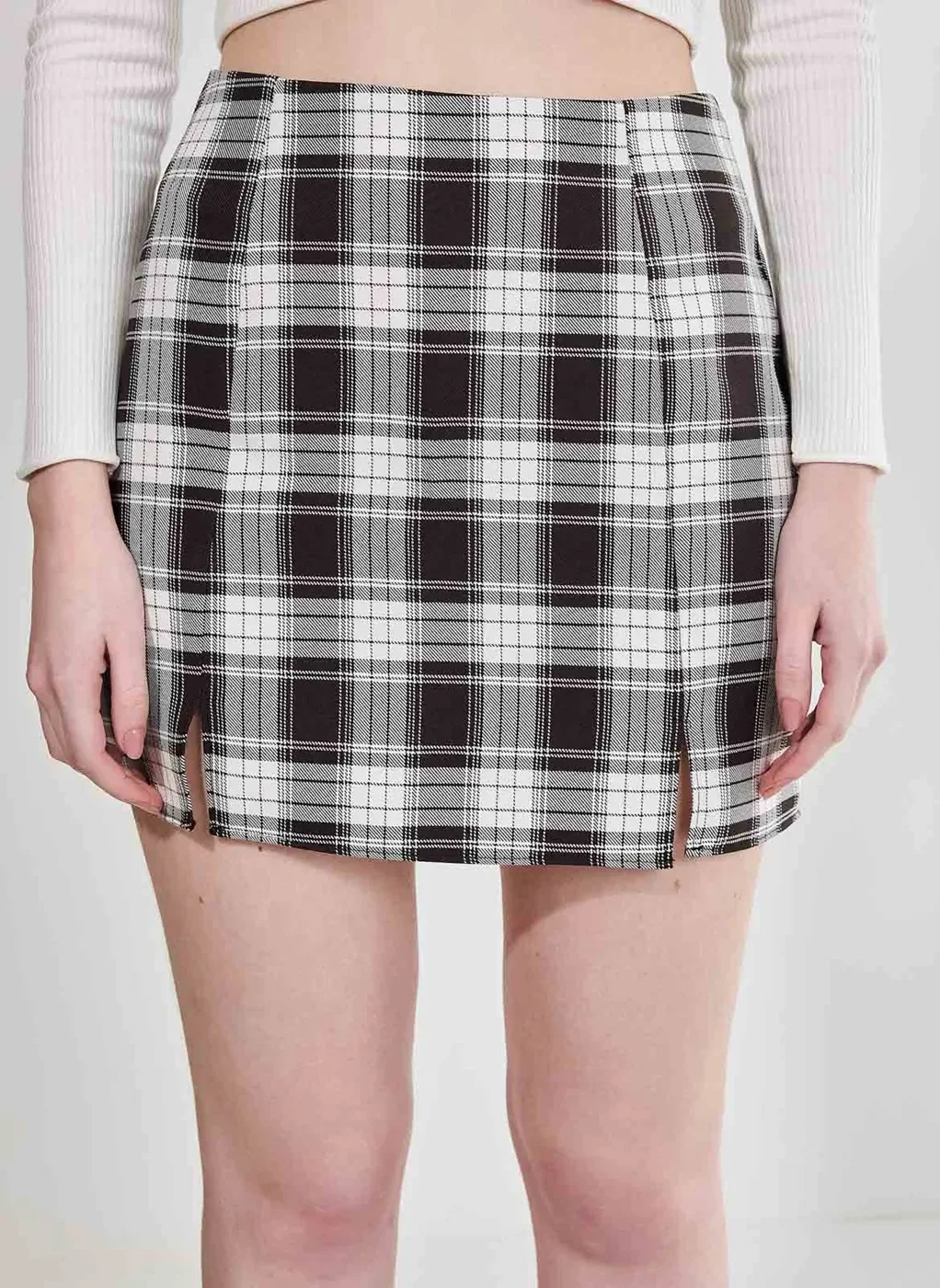 Saia Curta Xadrez Preto E Branco