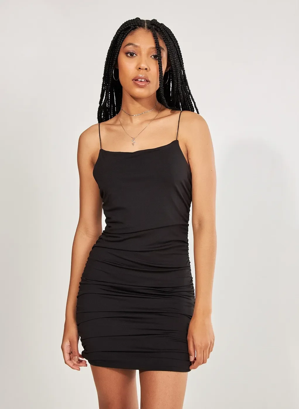 Vestido Preto De Alcinha Com Decote Reto