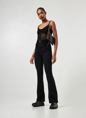 Calça Flare Preta Com Elastano