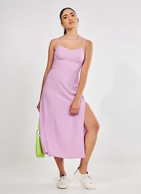 Vestido Midi Com Busto Marcado