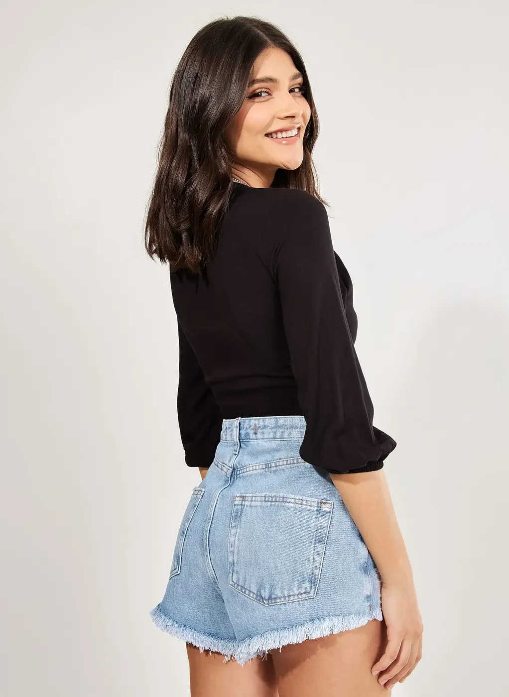 Short Jeans Claro Desfiado