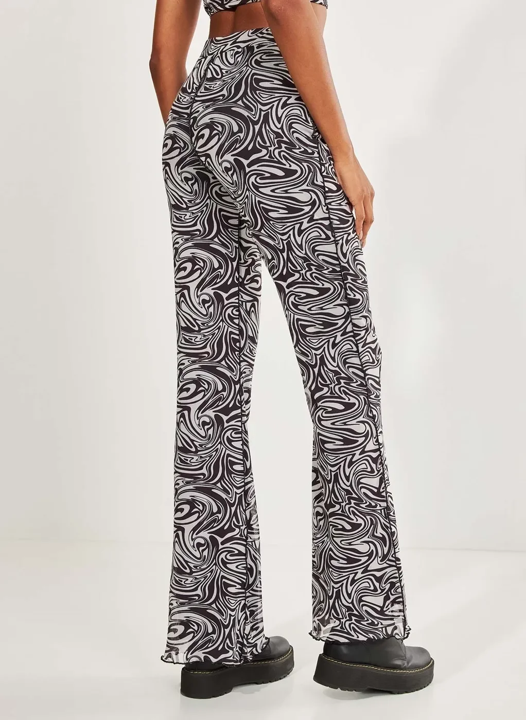 Calça Flare Em Tule Marble Preto E Branco