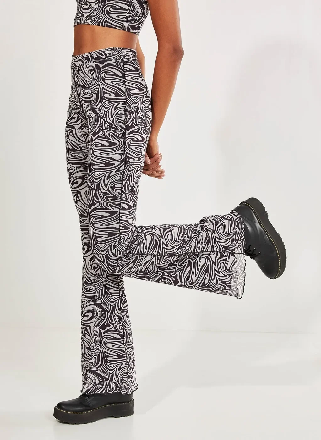 Calça Flare Em Tule Marble Preto E Branco