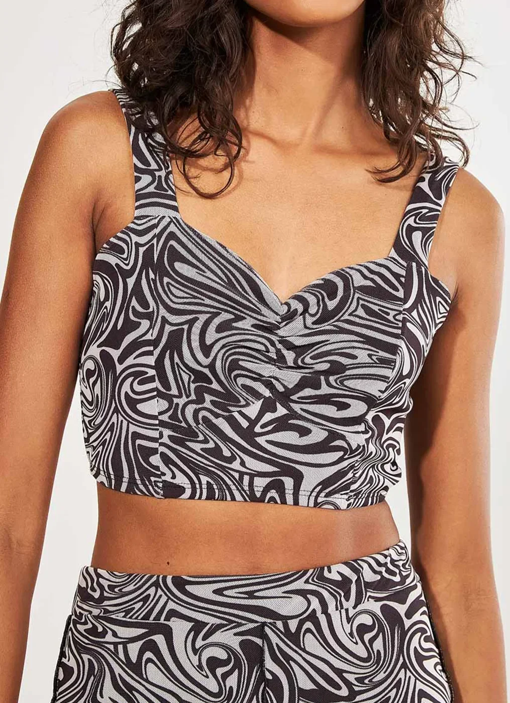 Cropped Em Tule Marble Preto E Branco