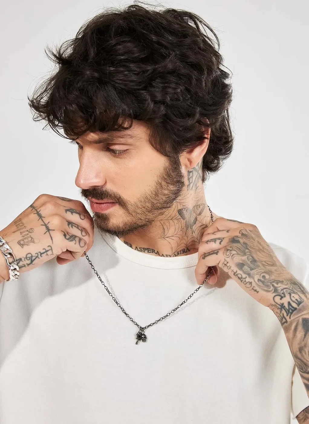 Colar Caveira e Rosa