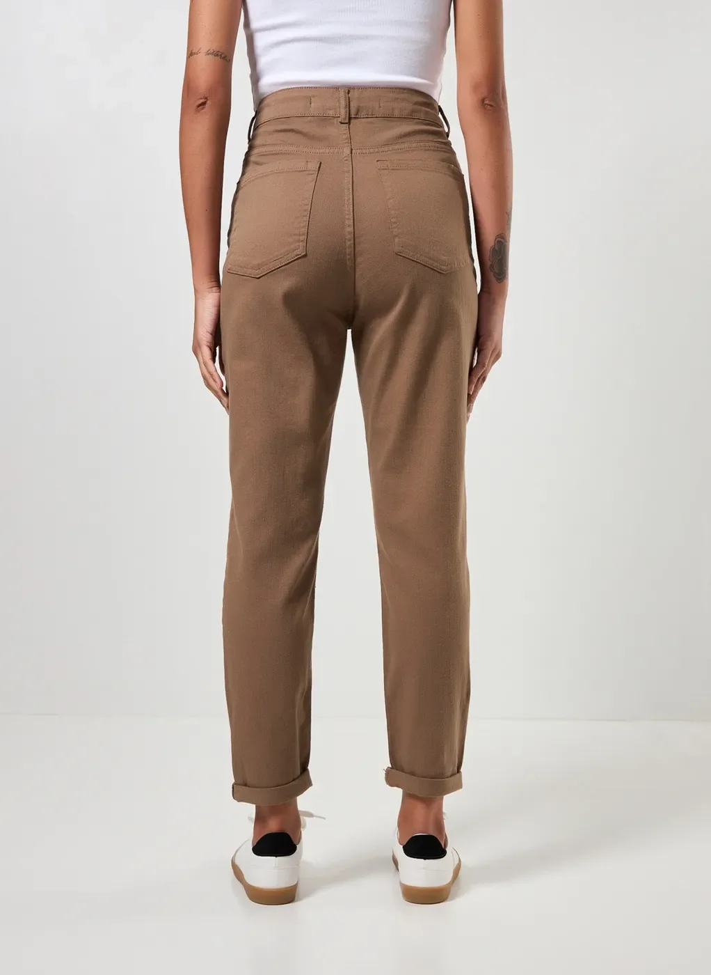 Calça Mom De Sarja Com Elastano