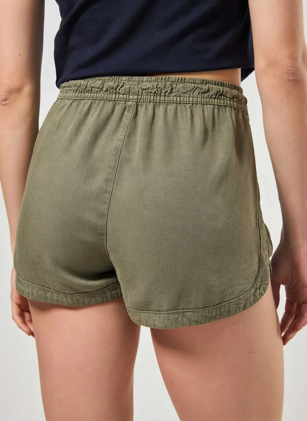 Short Em Sarja Com Elástico