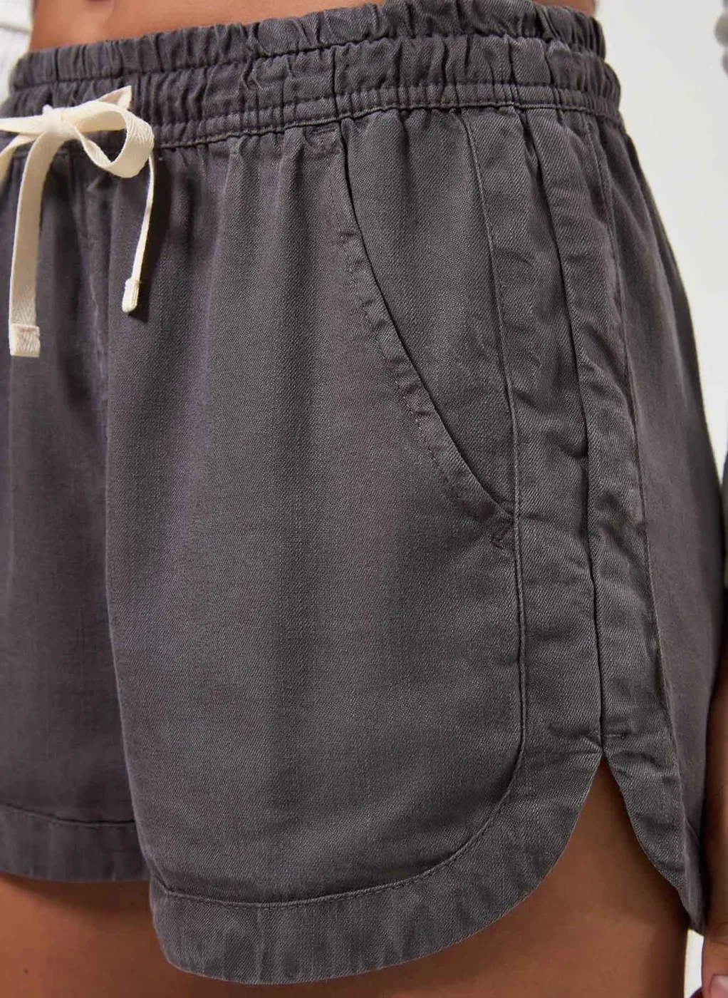 Short Em Sarja Com Elástico