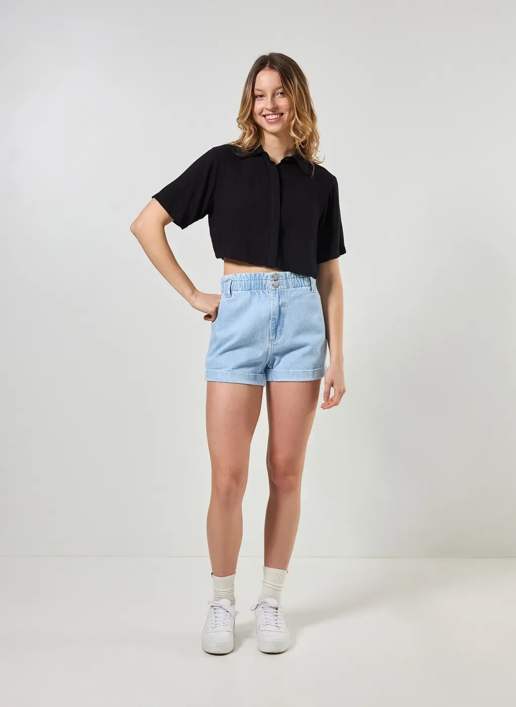 Short Jeans Com Elástico E Barra Dobrada