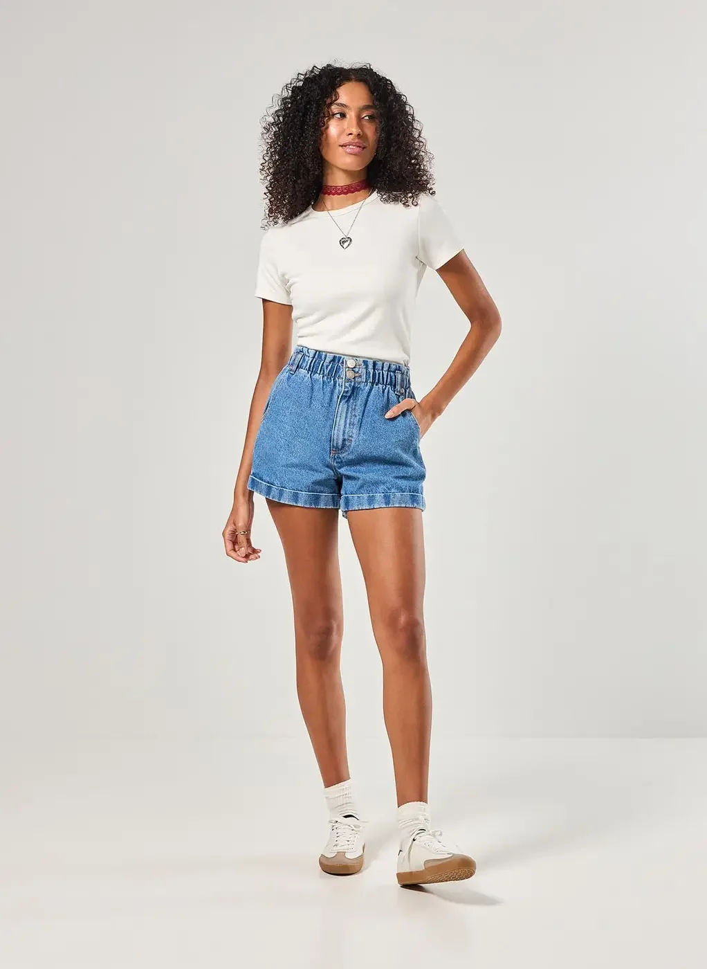 Short Jeans Com Elástico E Barra Dobrada