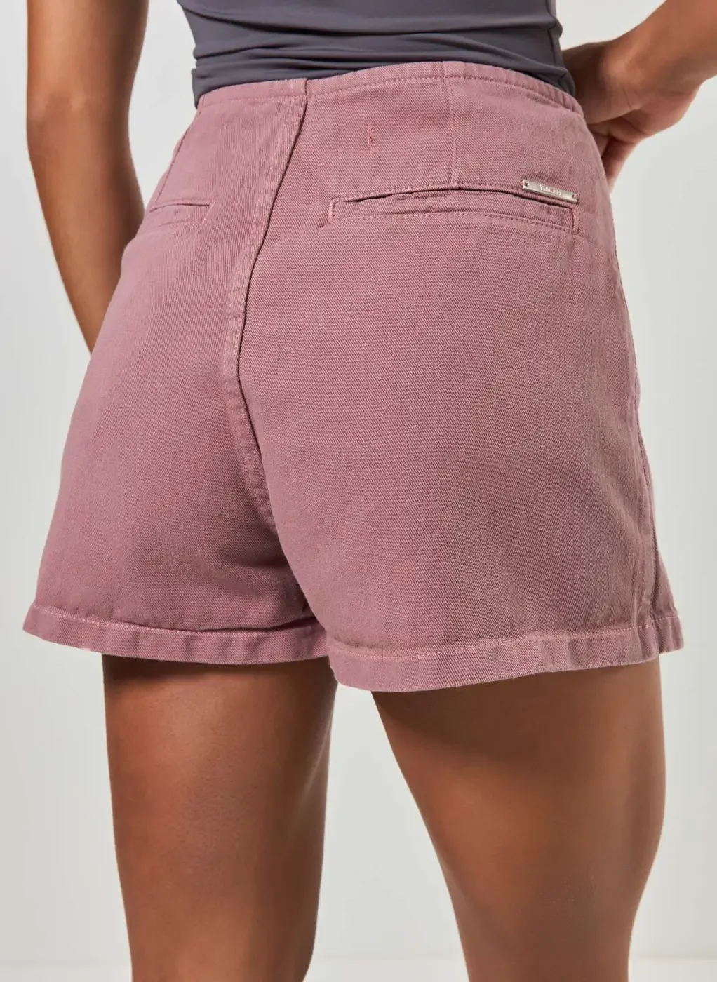 Short Saia Transpassado Em Sarja