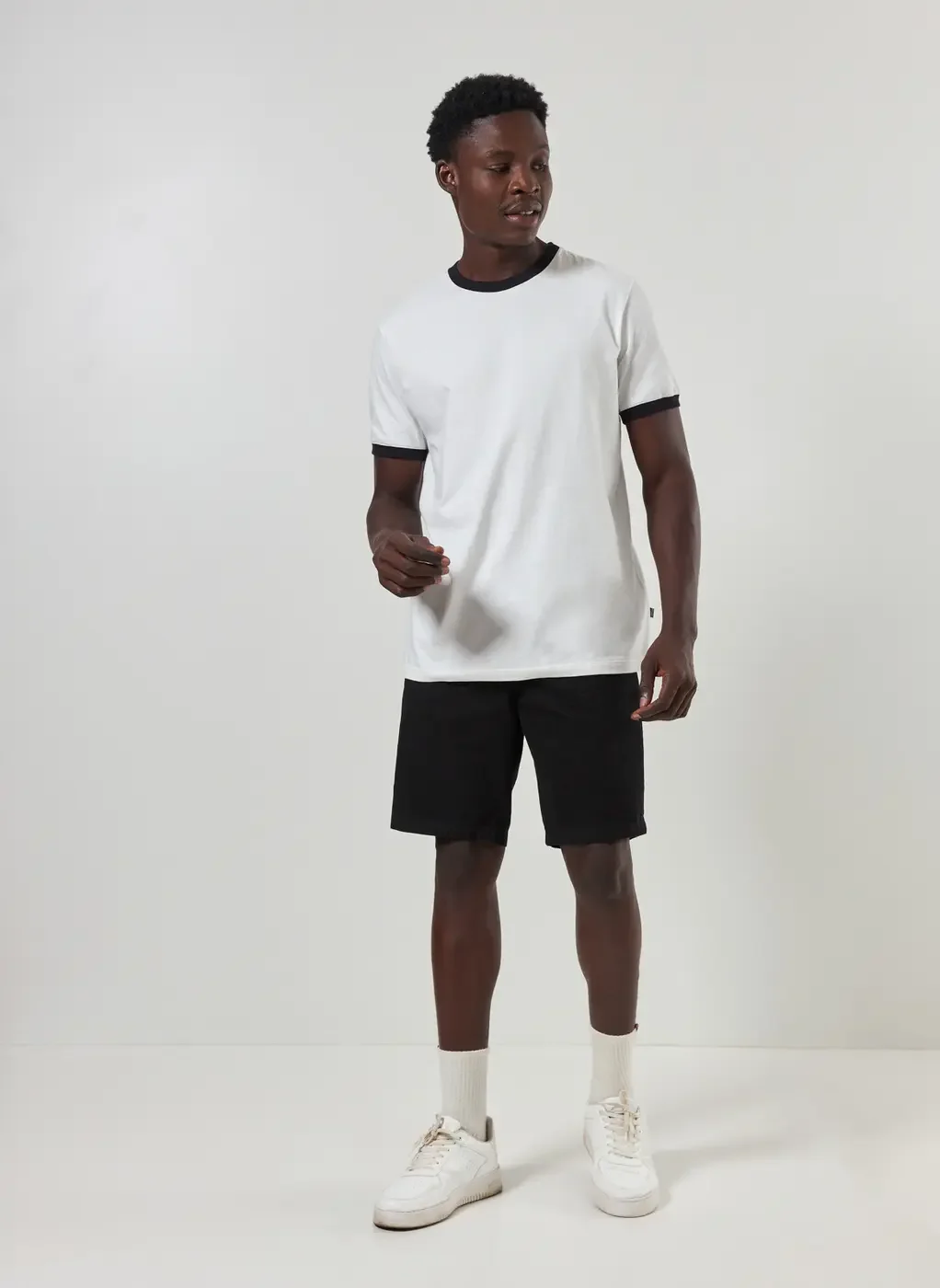 Bermuda De Sarja Preta Básica