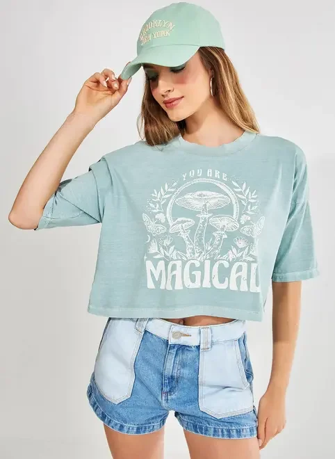 Camiseta Cropped Tom Pastel Magical
