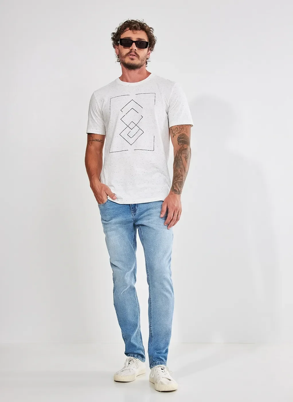 Camiseta Mescla Estampa Geométrica