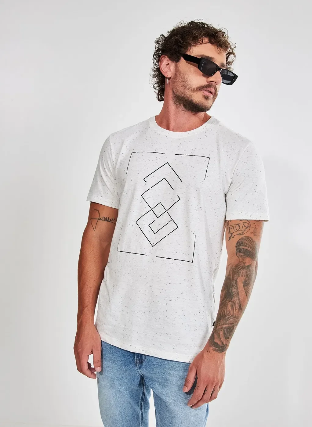 Camiseta Mescla Estampa Geométrica