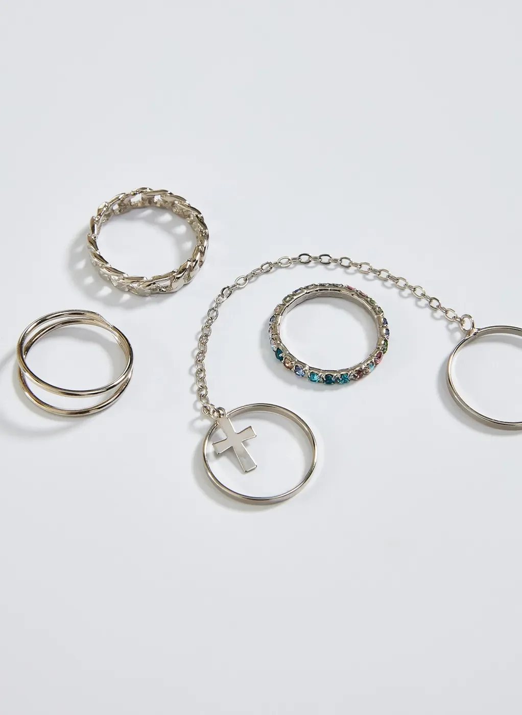 Kit Anéis Prateados Com Corrente