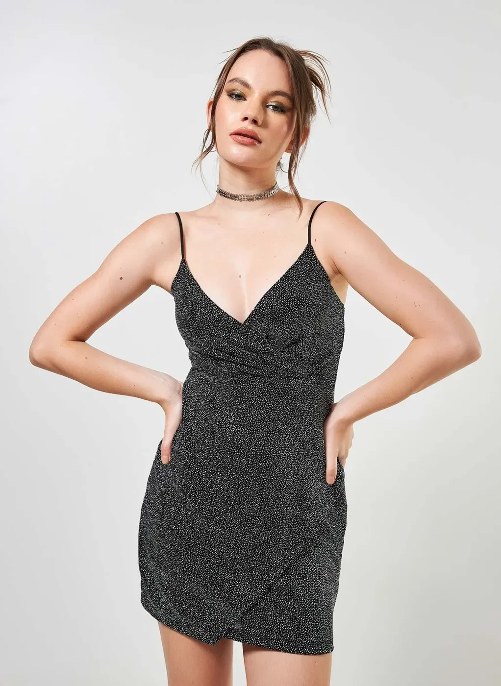 Vestido Preto Com Brilho Prateado