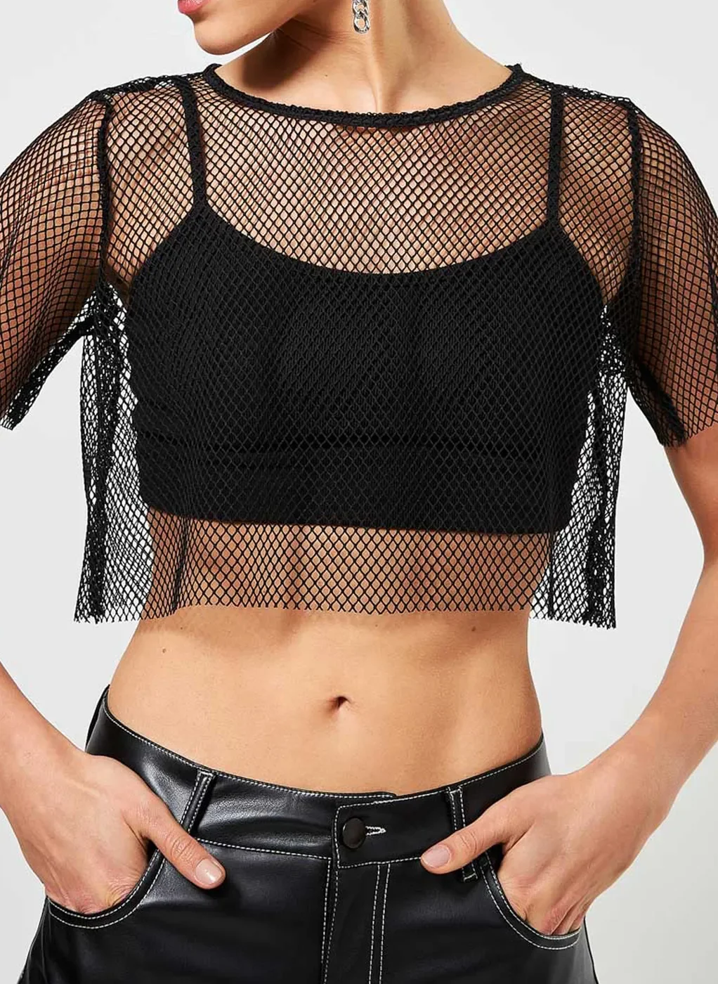 Blusa Cropped Em Tela Preta