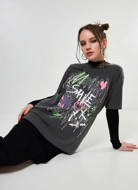 Camiseta Oversized Estonada Grafite