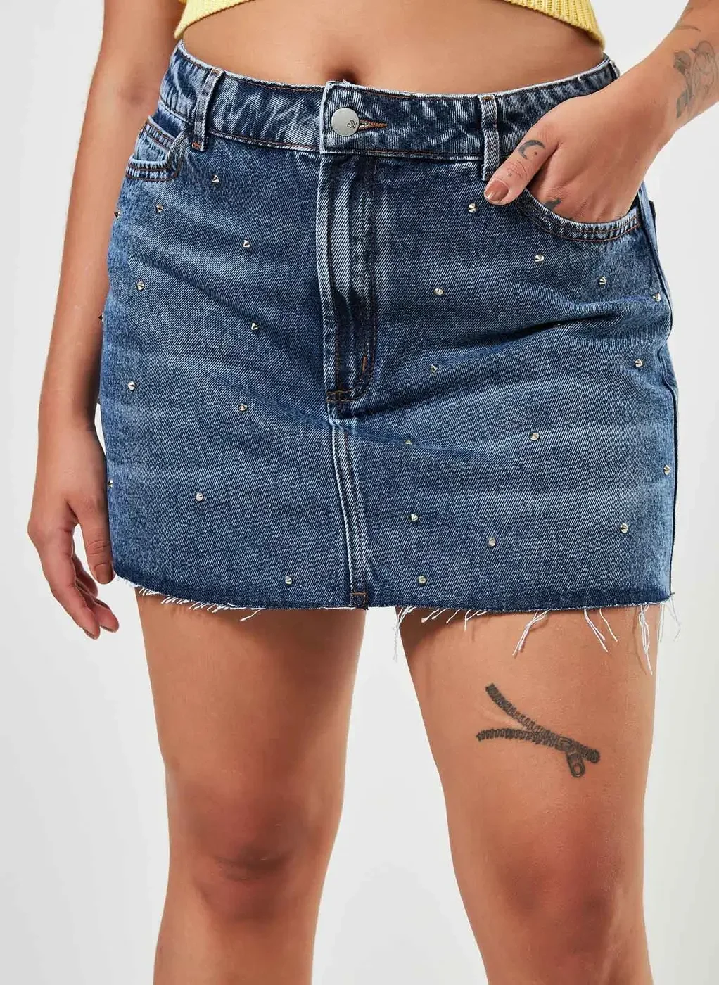 Saia Jeans Escura Com Spikes
