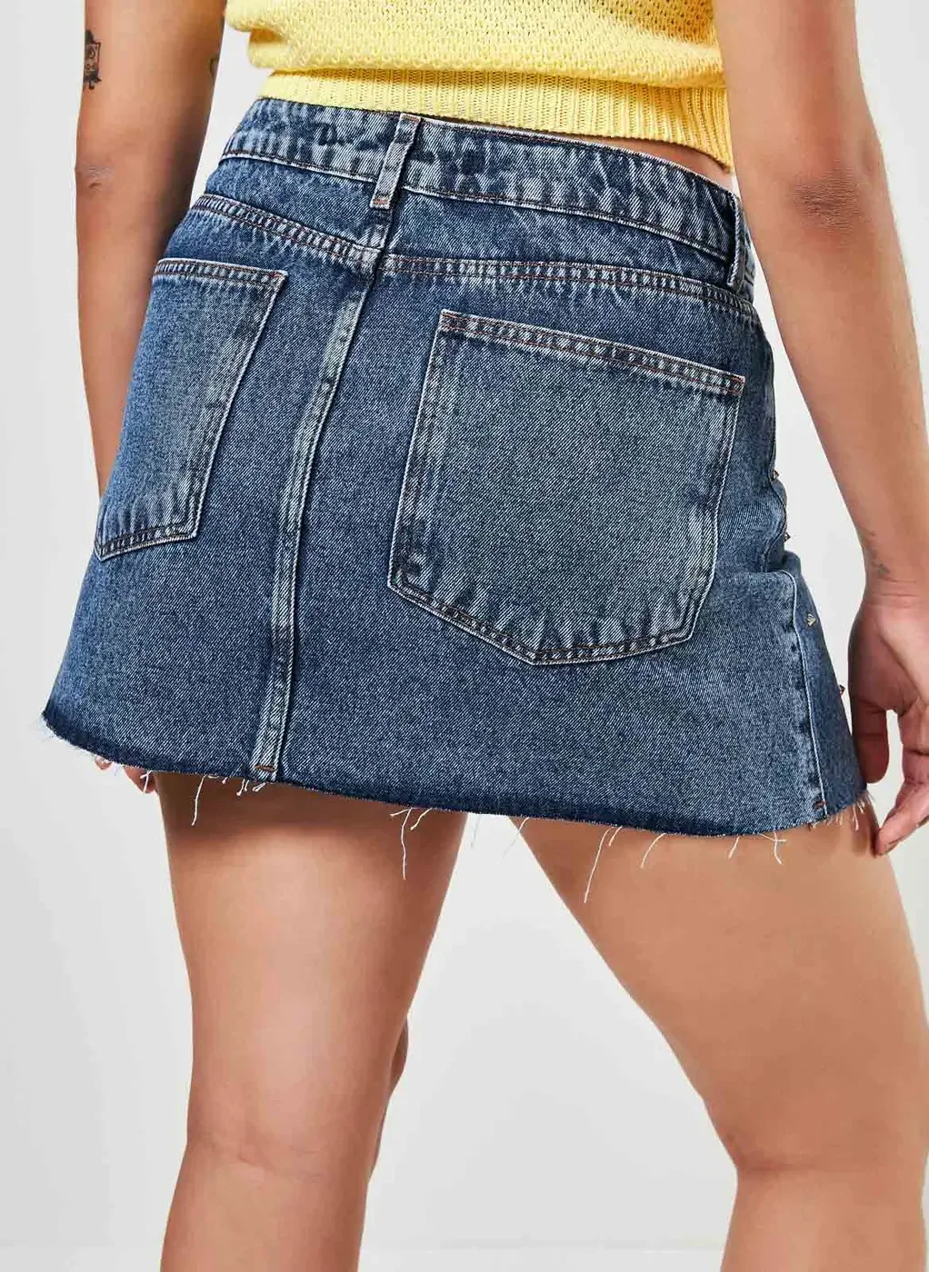 Saia Jeans Escura Com Spikes