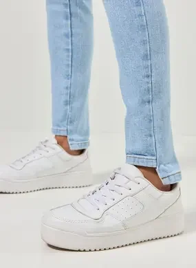 Calça Jeans Skinny Detalhe Na Barra