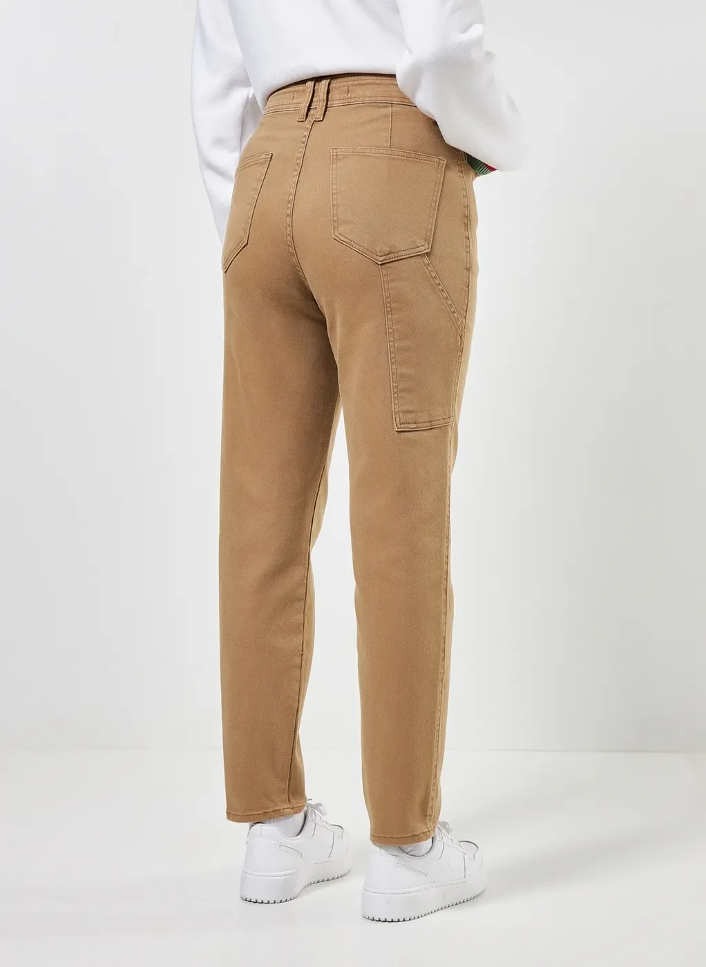 Calça Mom Em Sarja Caqui