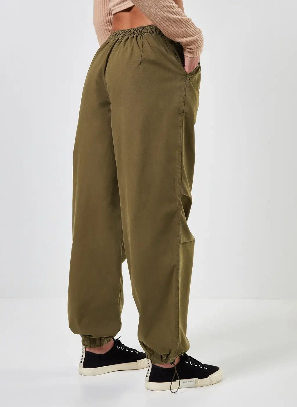 Calça Parachute Em Sarja Verde Militar