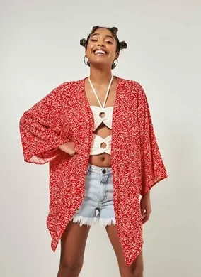 Kimono Vermelho Com Florzinhas