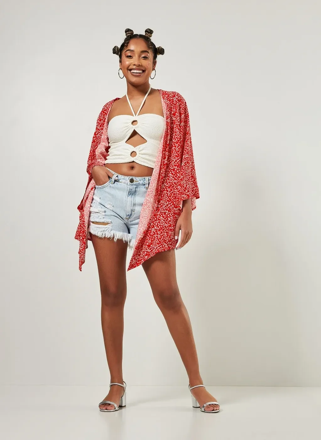 Kimono Vermelho Com Florzinhas