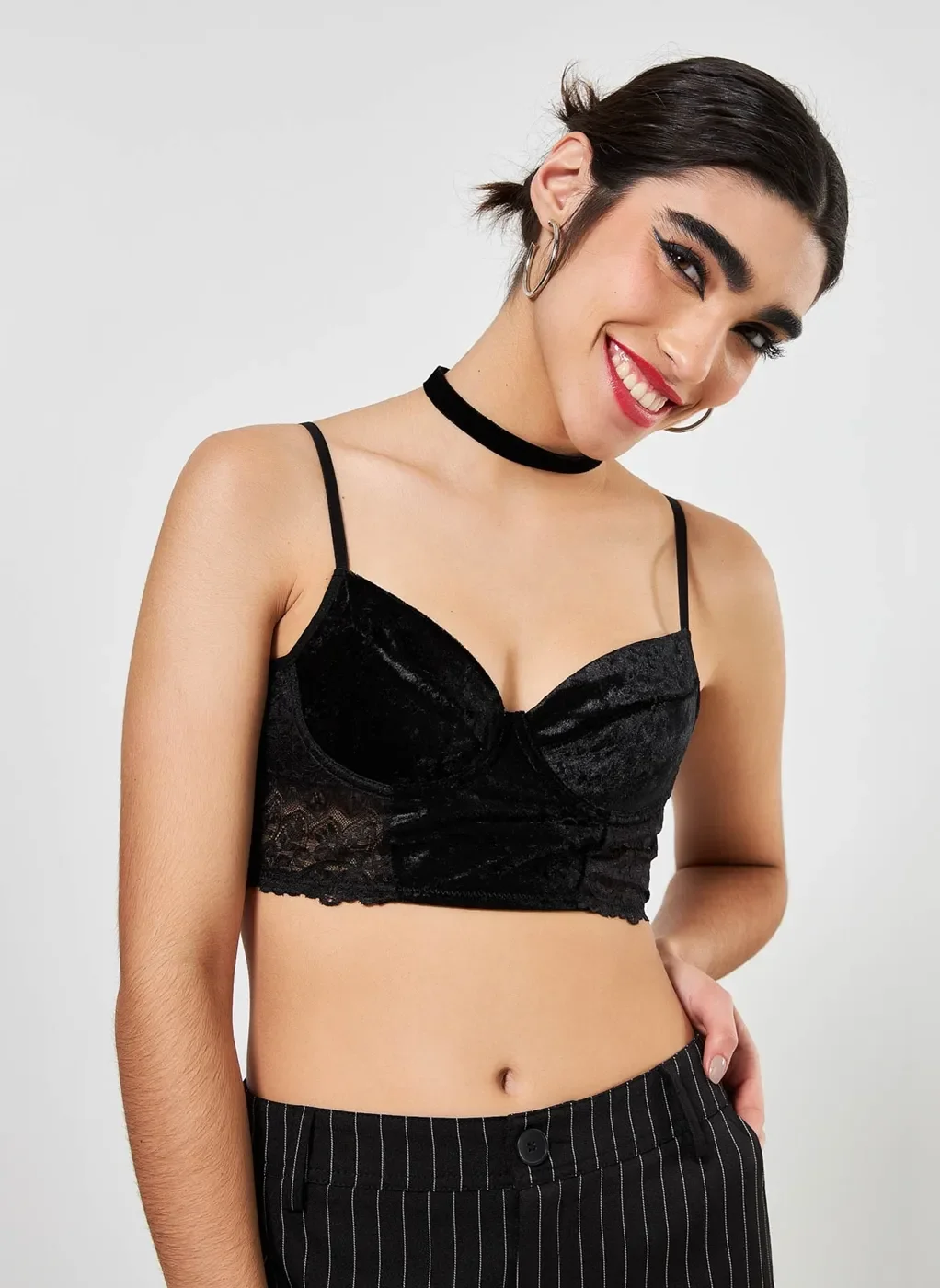 Sutiã Em Veludo Com Renda