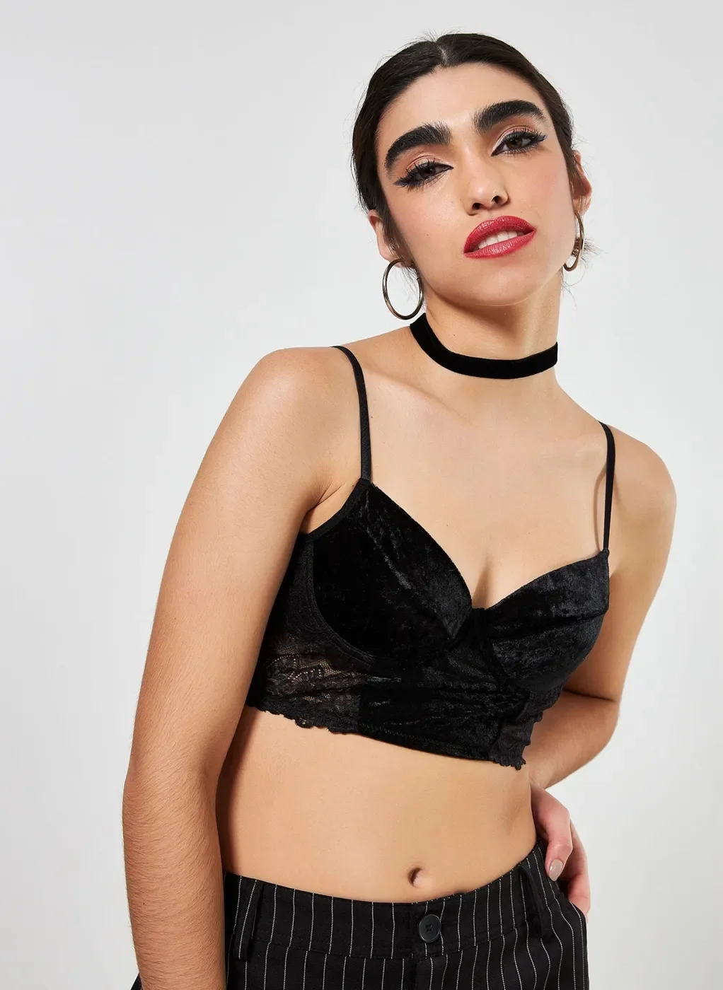 Sutiã Em Veludo Com Renda