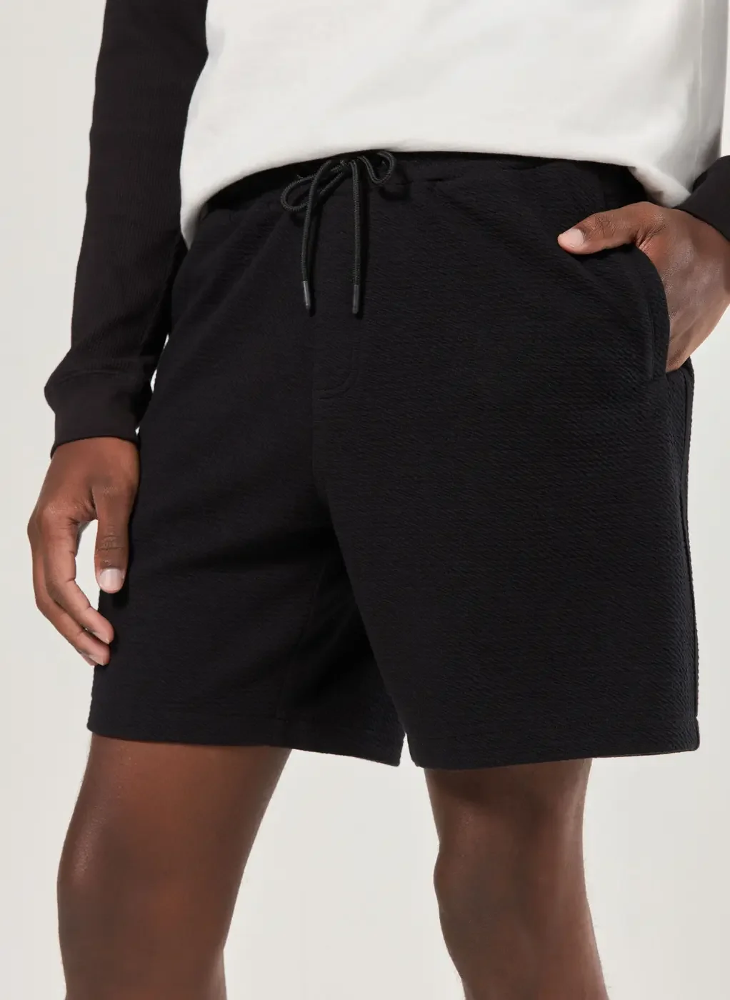 Bermuda Em Malha Texturizada