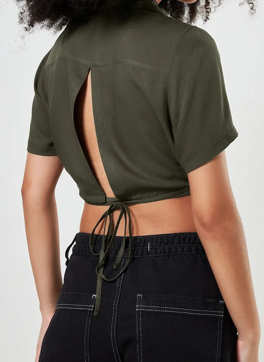 Camisa Cropped Transpassada