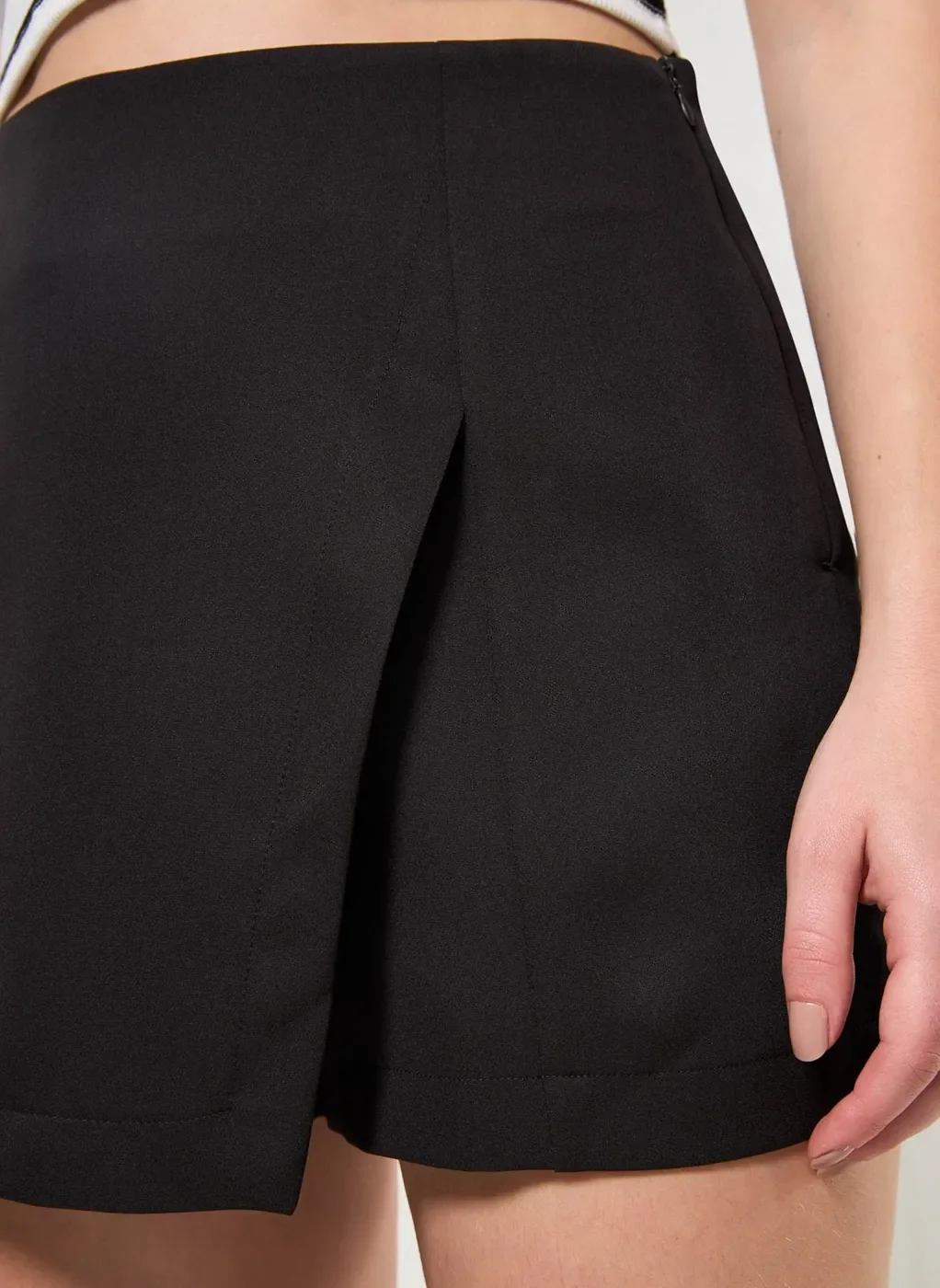 Short Saia De Alfaiataria Com Fenda