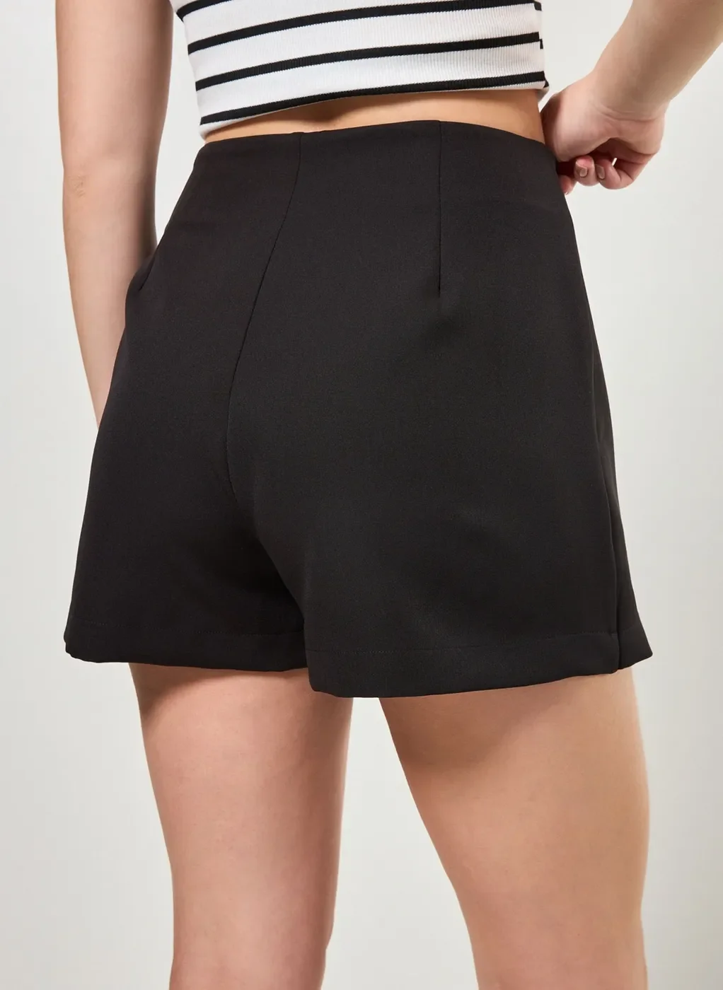 Short Saia De Alfaiataria Com Fenda