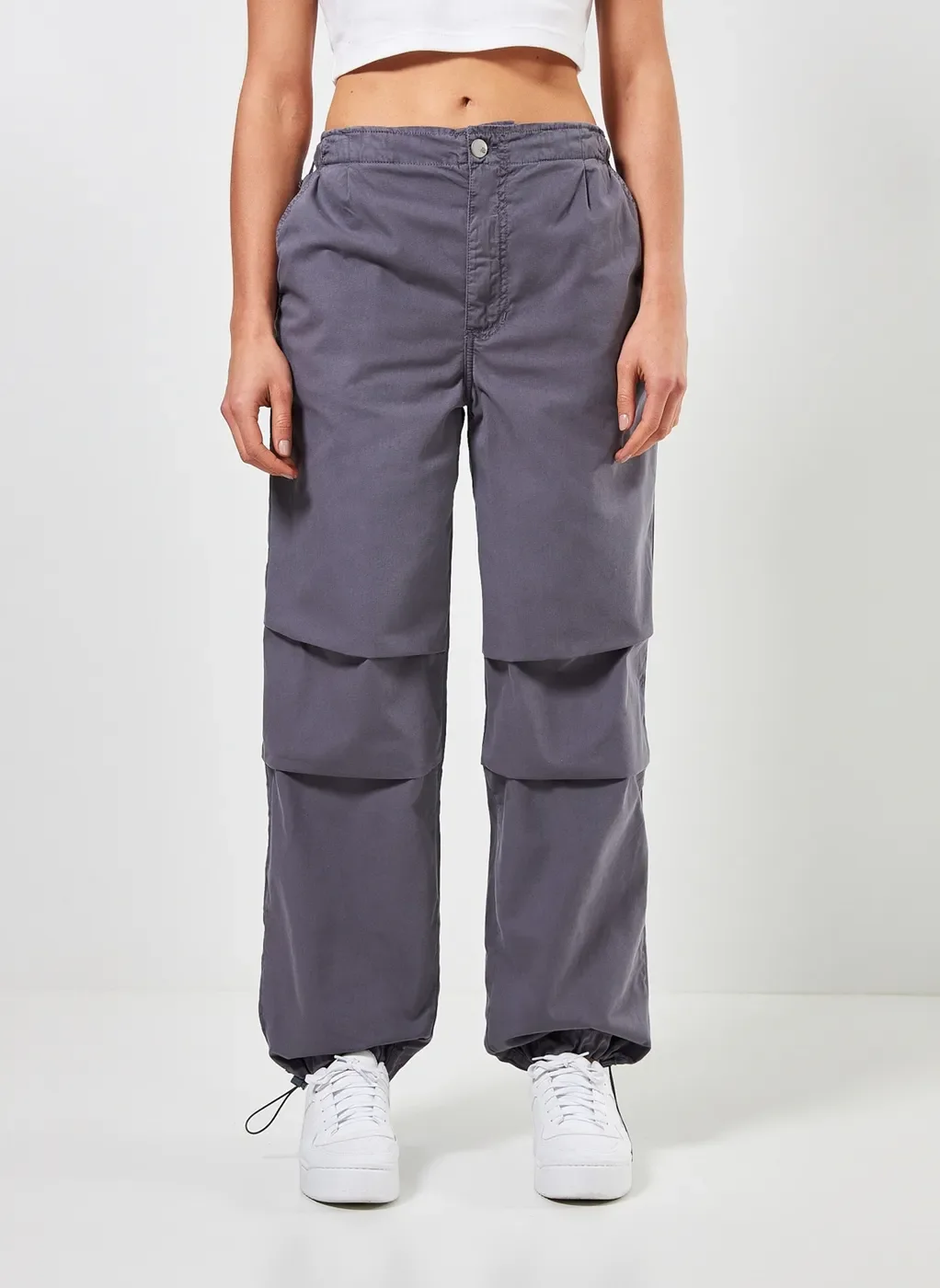 Calça Parachute Em Sarja Cinza